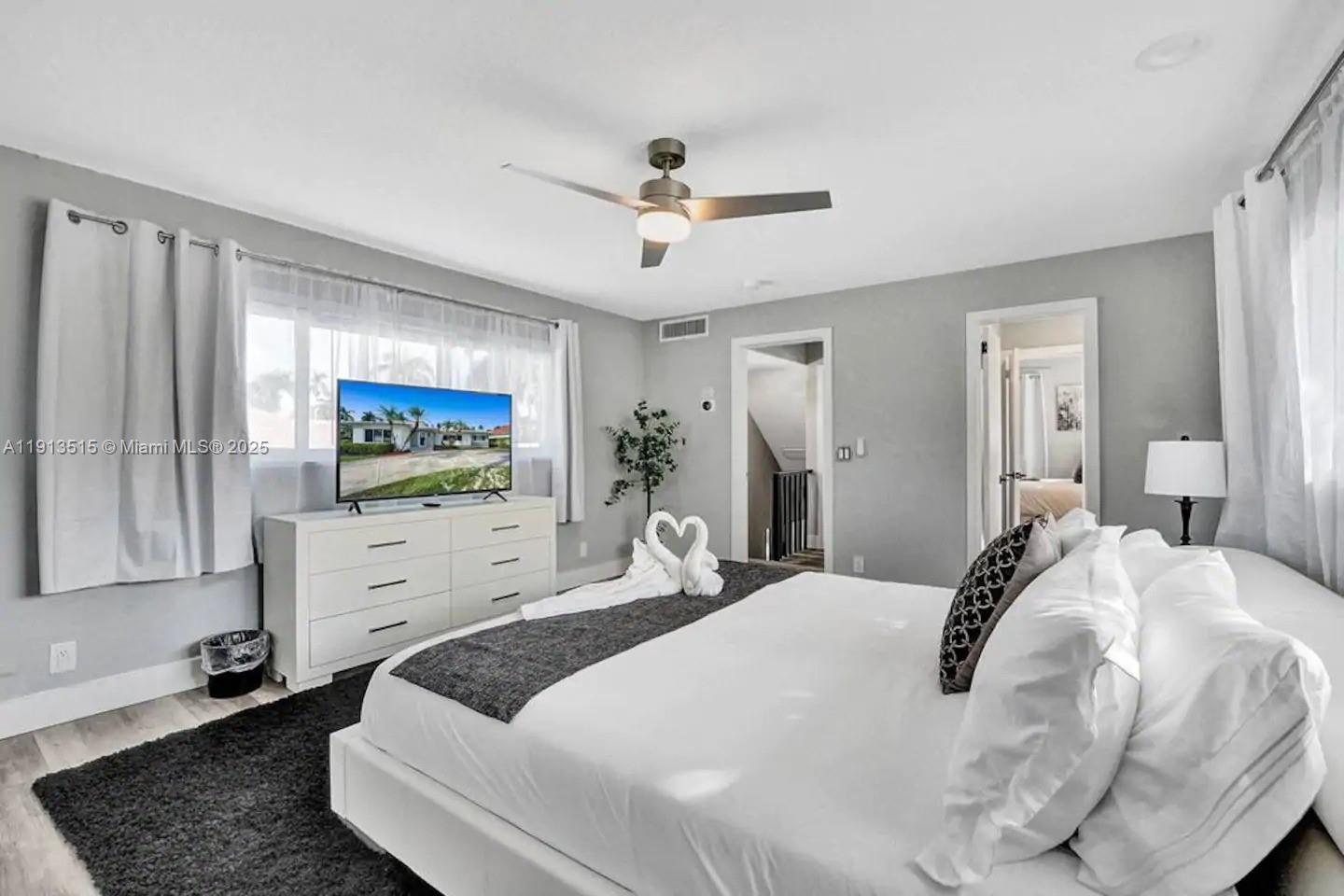 1241 Hollywood Blvd Hollywood, FL 33019