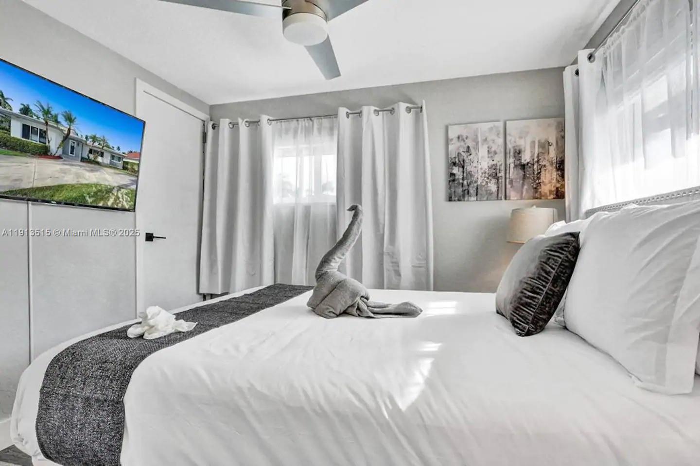 1241 Hollywood Blvd Hollywood, FL 33019