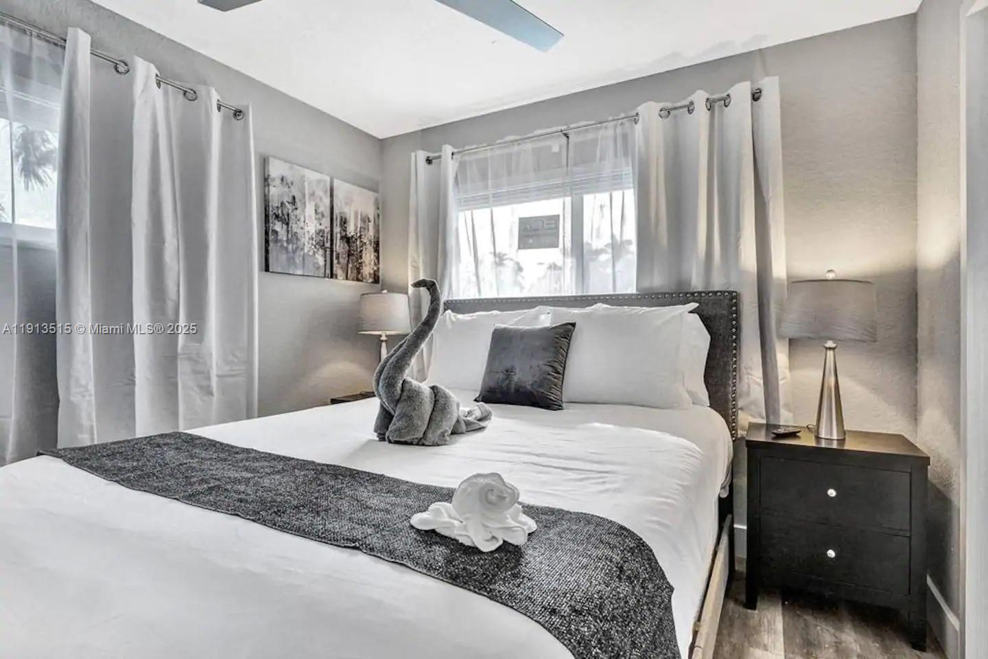 1241 Hollywood Blvd Hollywood, FL 33019