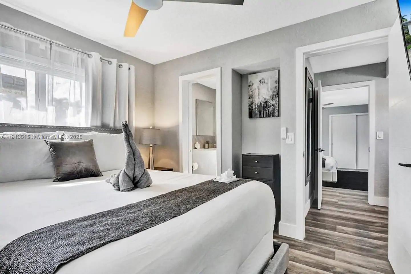 1241 Hollywood Blvd Hollywood, FL 33019