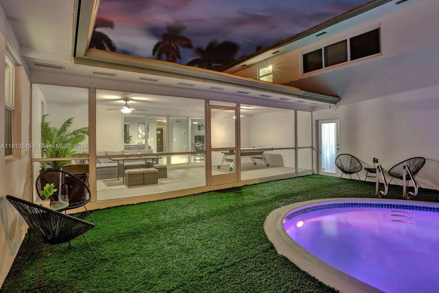 1241 Hollywood Blvd Hollywood, FL 33019