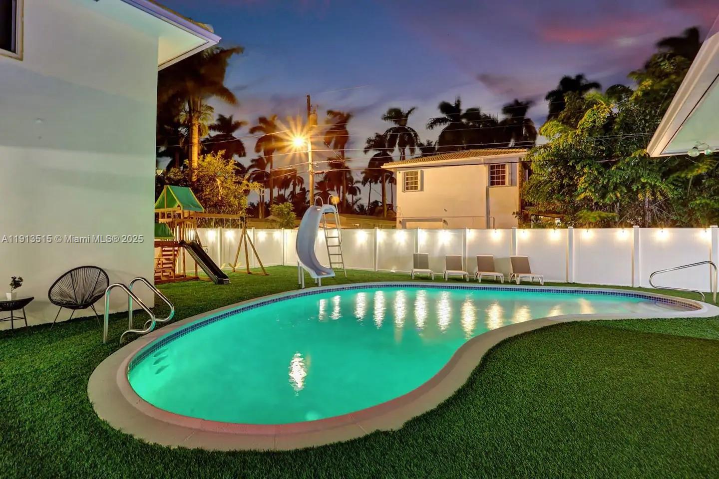 1241 Hollywood Blvd Hollywood, FL 33019