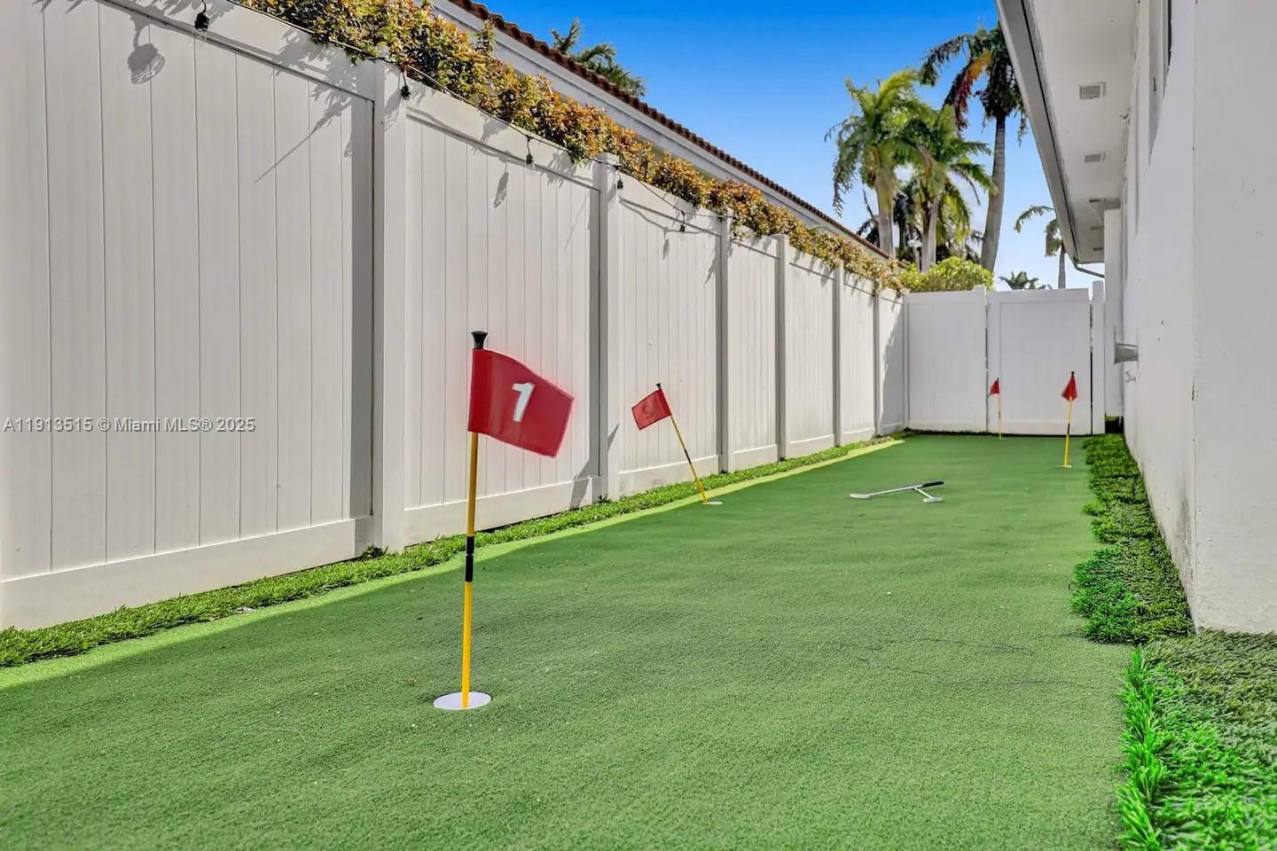 1241 Hollywood Blvd Hollywood, FL 33019