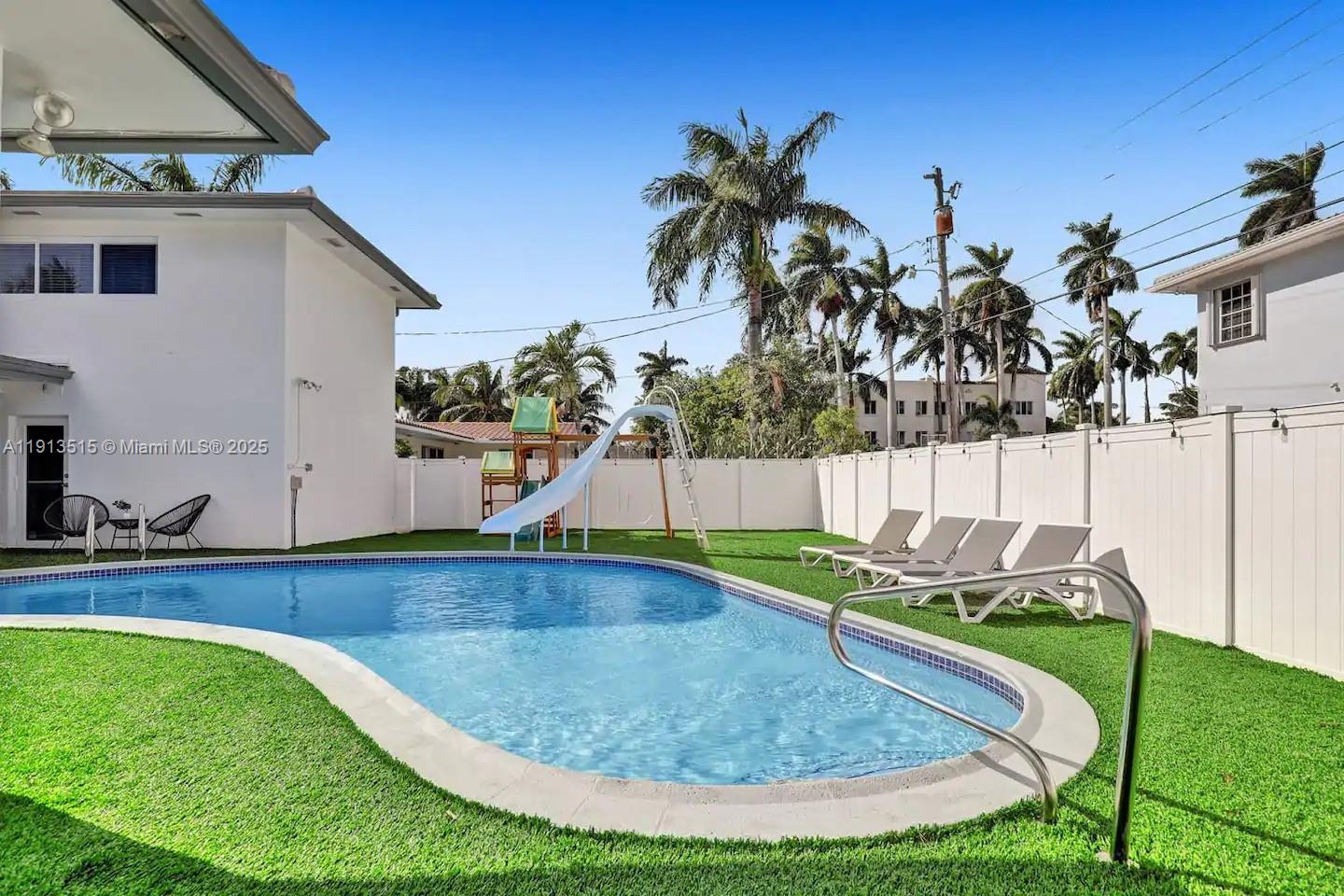 1241 Hollywood Blvd Hollywood, FL 33019