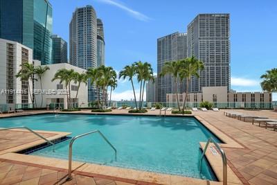 image Brickell on the River North16