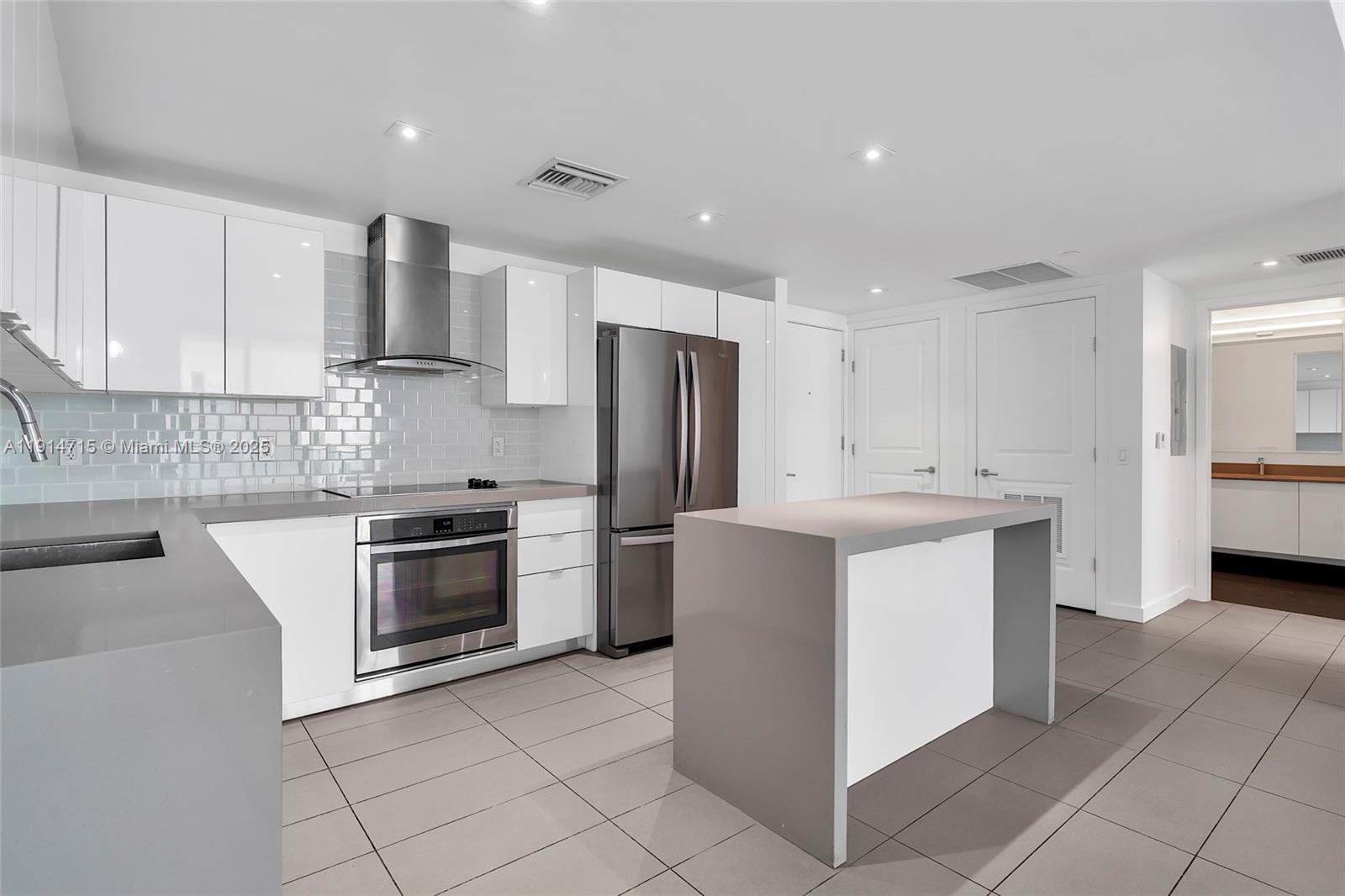 image Canvas Condo14