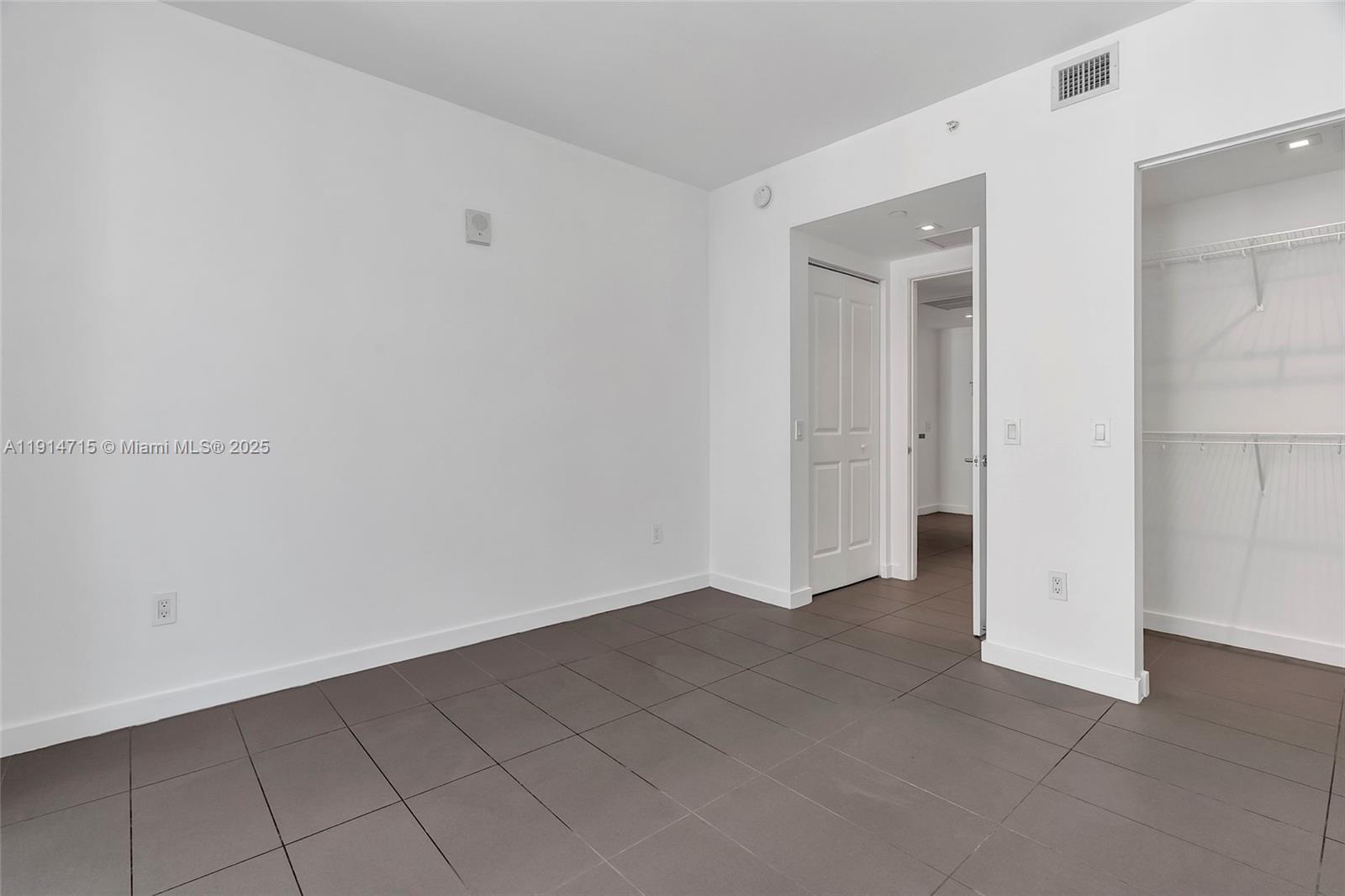 image Canvas Condo29