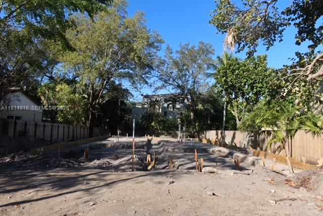 207 NE 17th Ave Fort Lauderdale, FL 33301