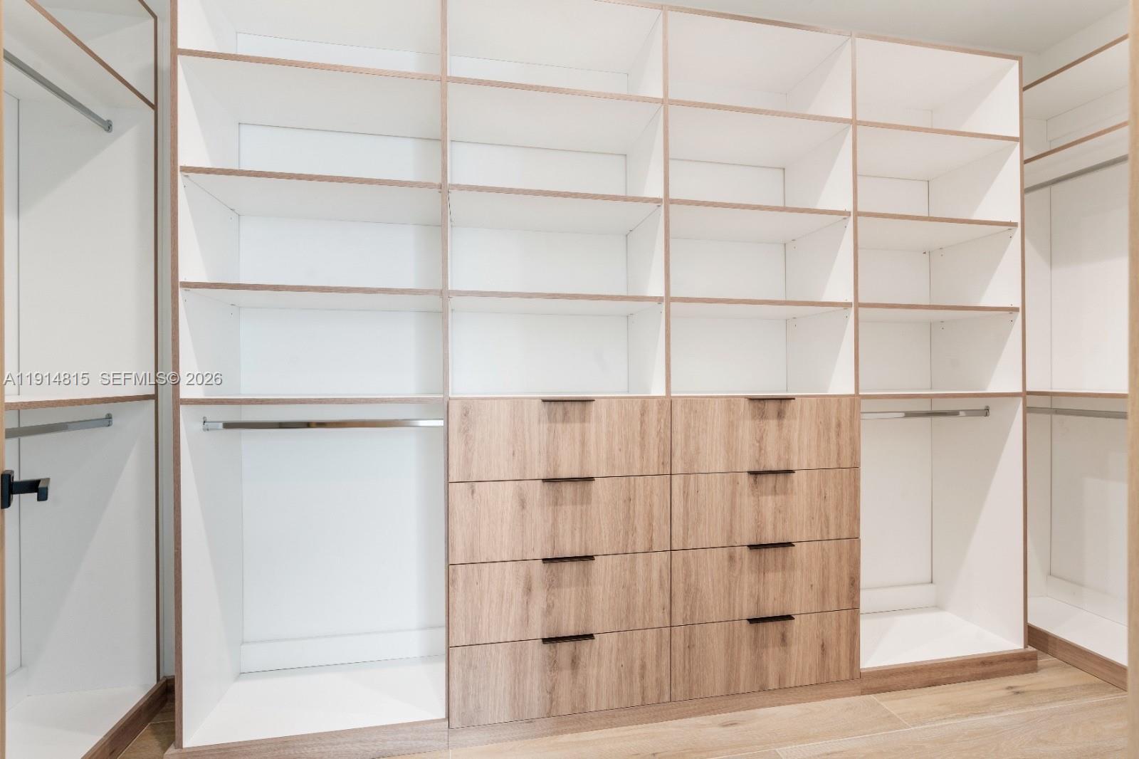 207 NE 17th Ave Fort Lauderdale, FL 33301