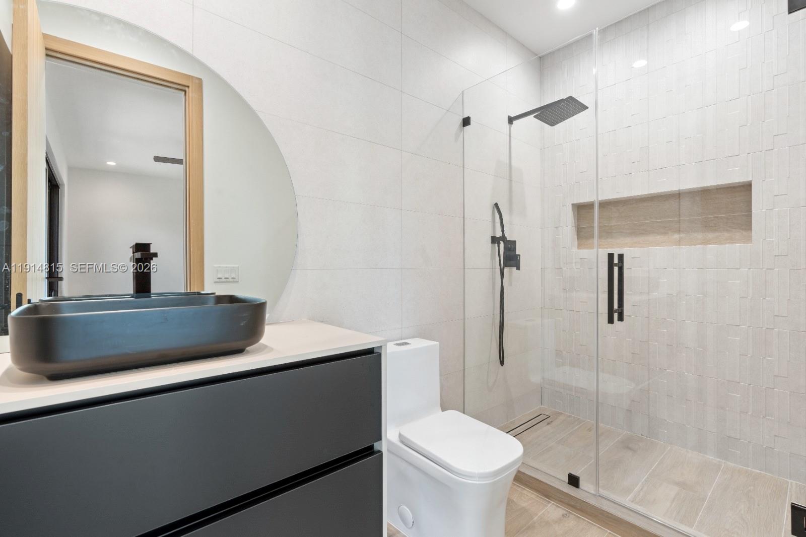 207 NE 17th Ave Fort Lauderdale, FL 33301