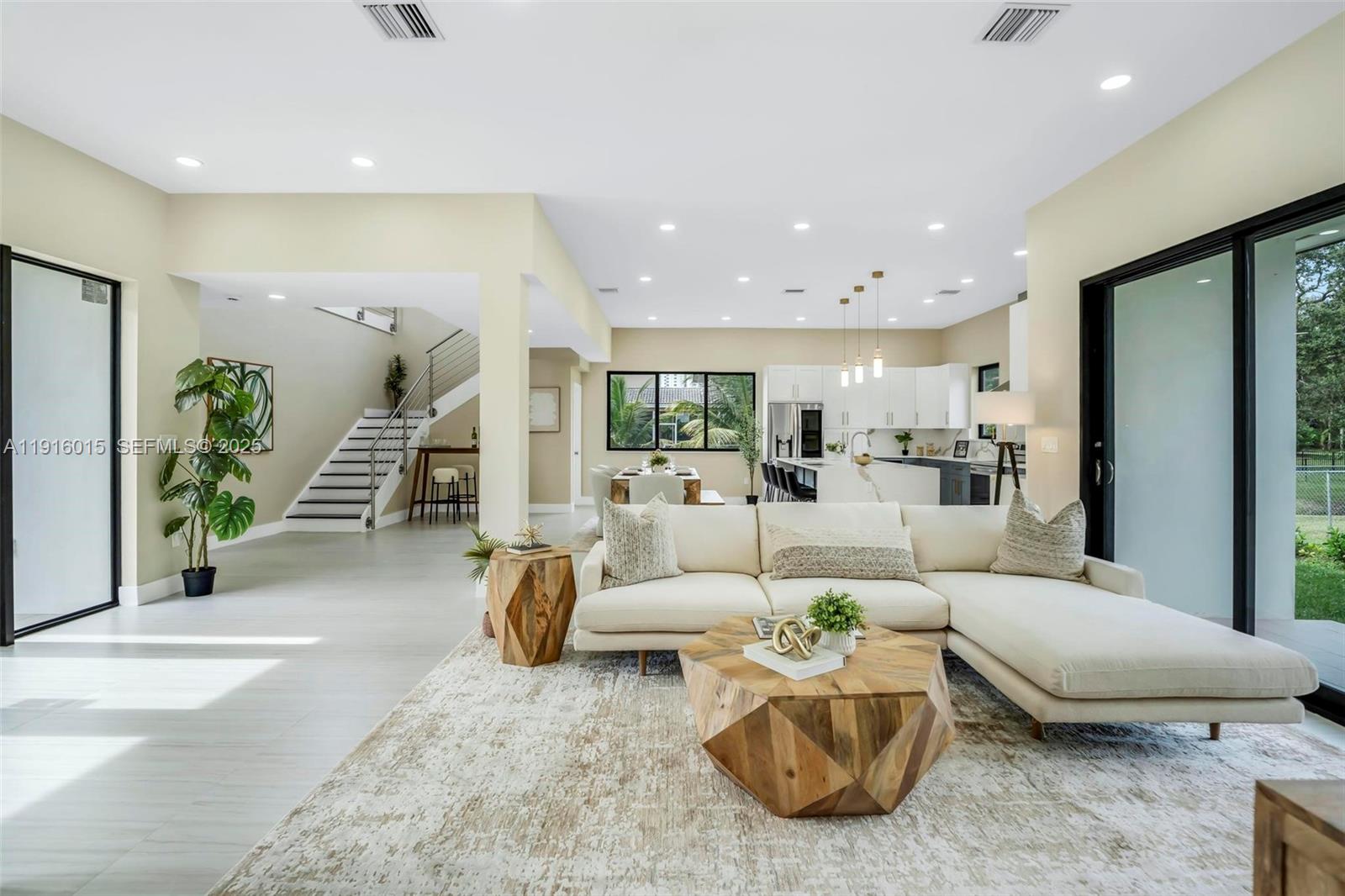 12061 NW 26th St Plantation, FL 33323