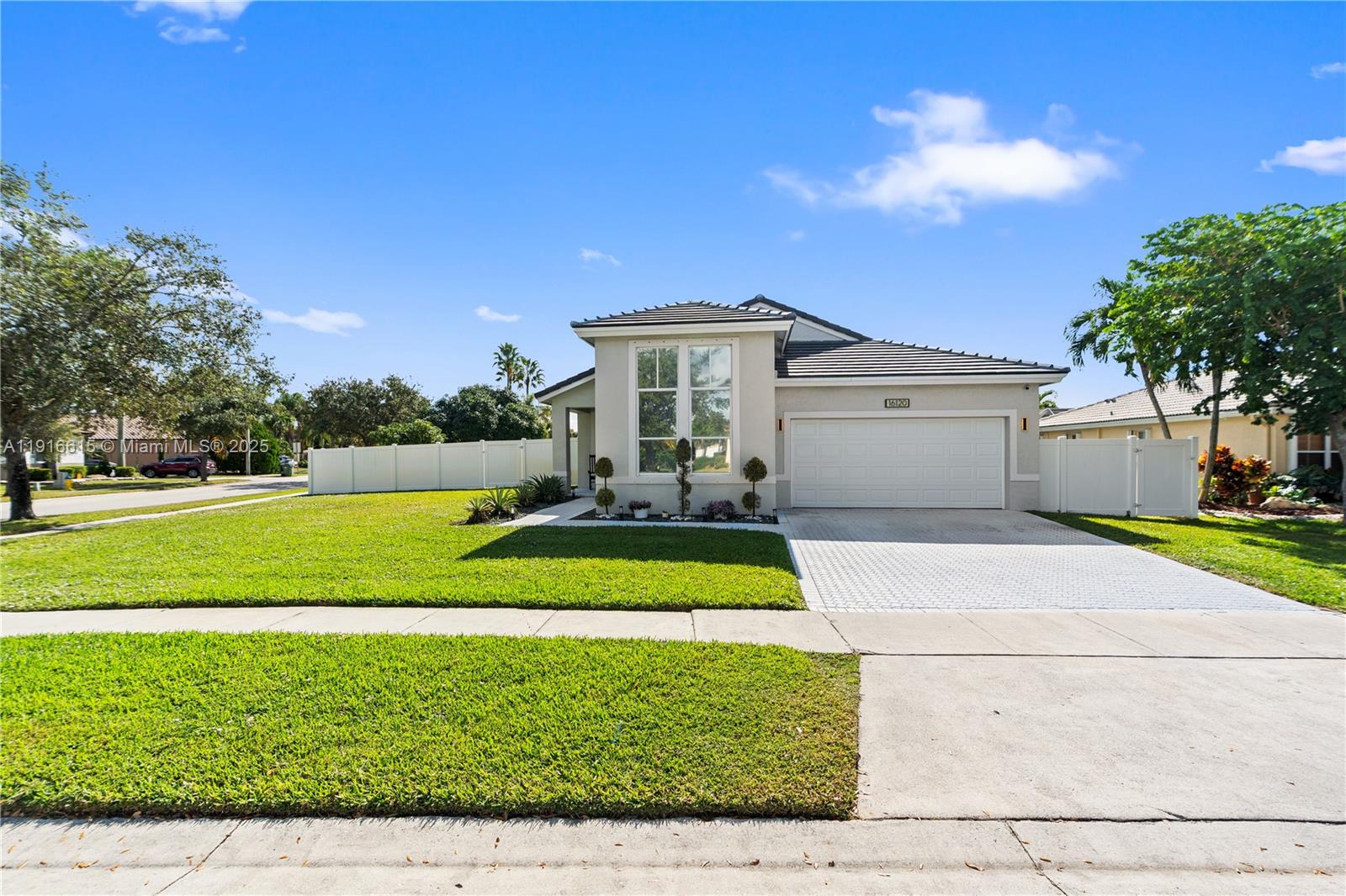 16120 SW 11th St Pembroke Pines, FL 33027