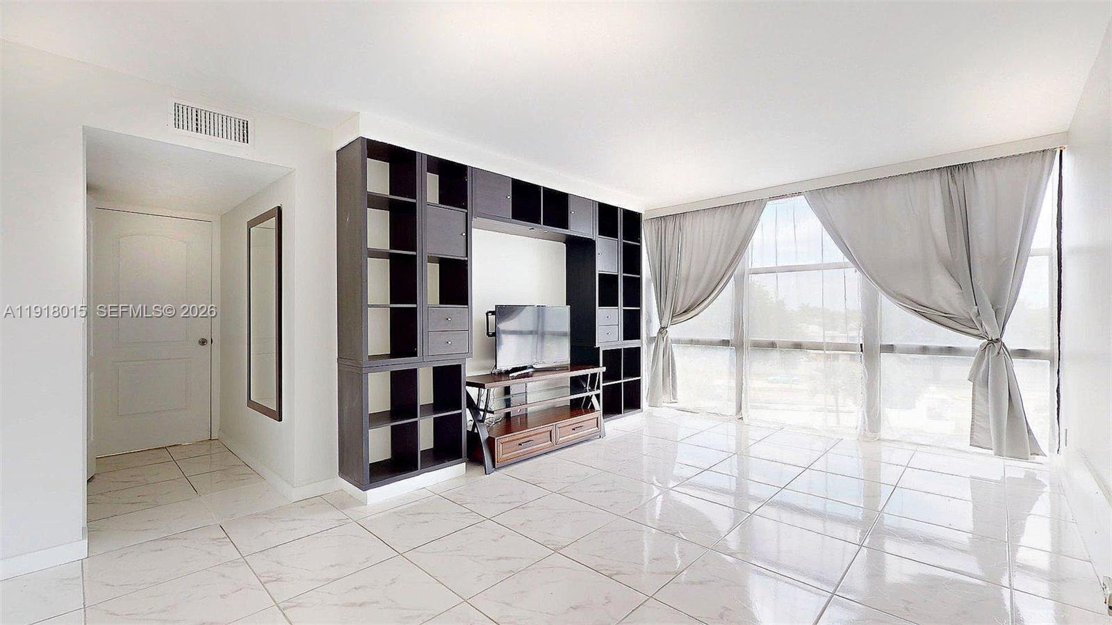 1000 Parkview Dr #431 Hallandale Beach, FL 33009