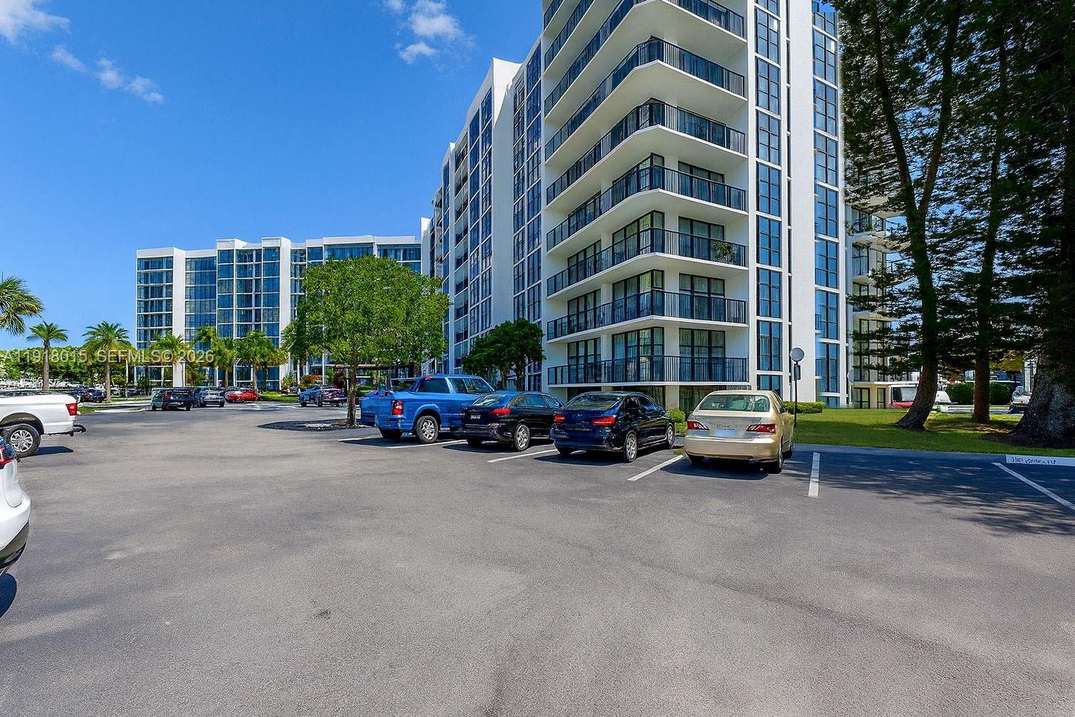 1000 Parkview Dr #431 Hallandale Beach, FL 33009