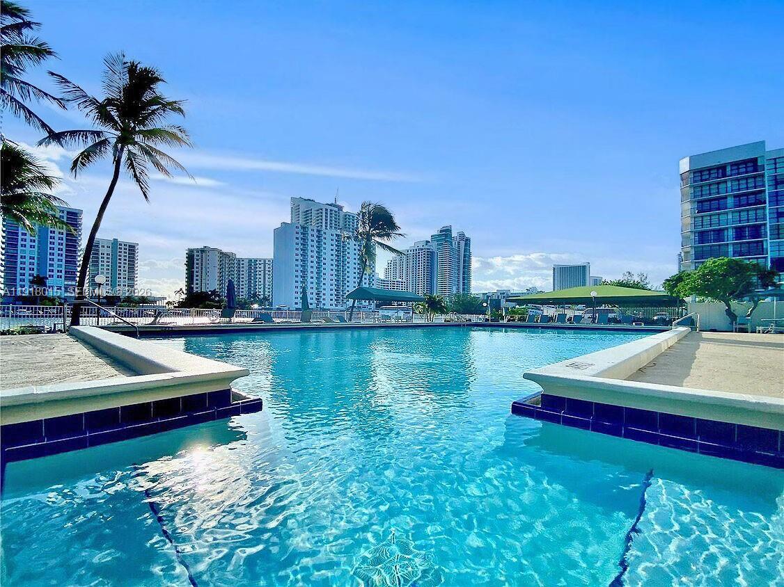 1000 Parkview Dr #431 Hallandale Beach, FL 33009