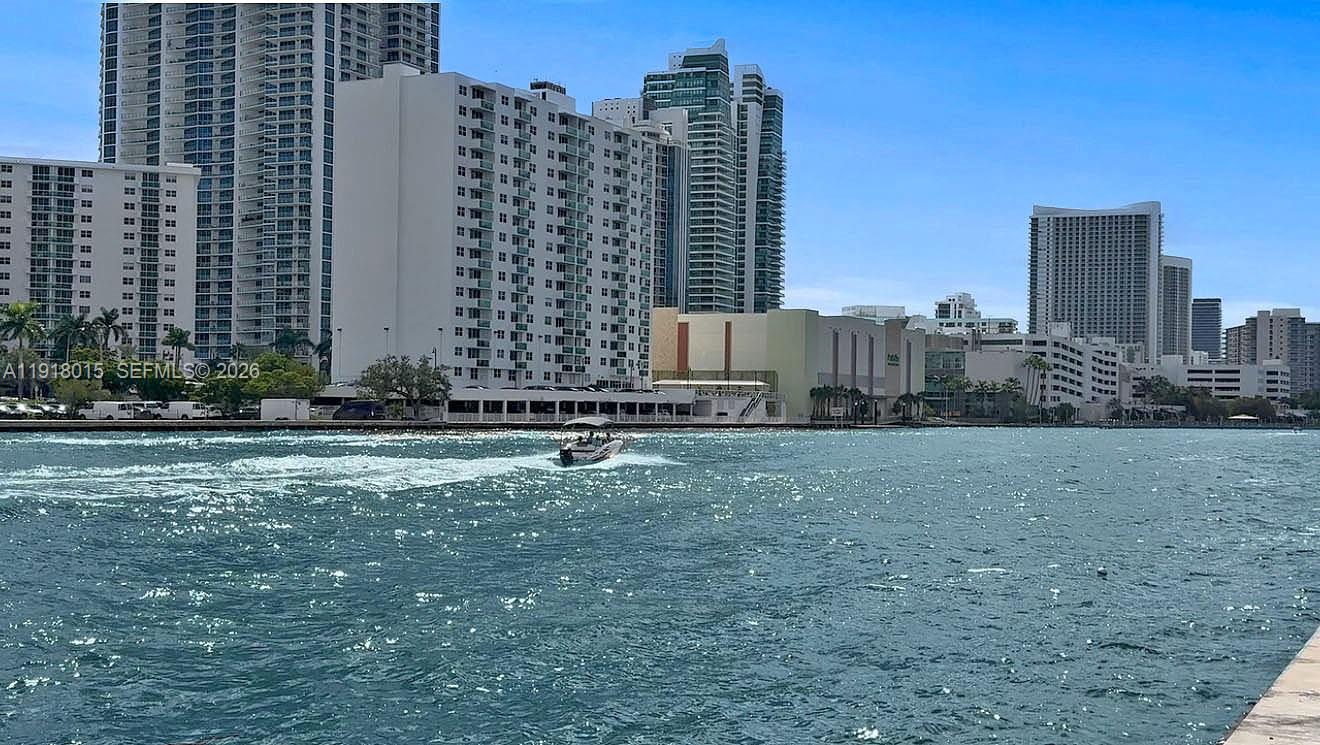 1000 Parkview Dr #431 Hallandale Beach, FL 33009