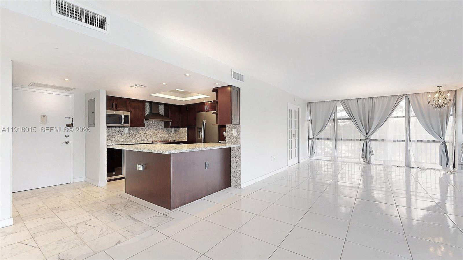 1000 Parkview Dr #431 Hallandale Beach, FL 33009