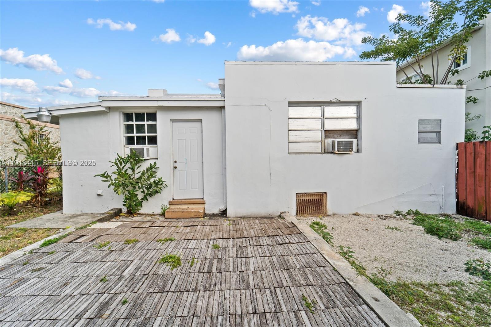 634 SW 10th Ave Miami, FL 33130