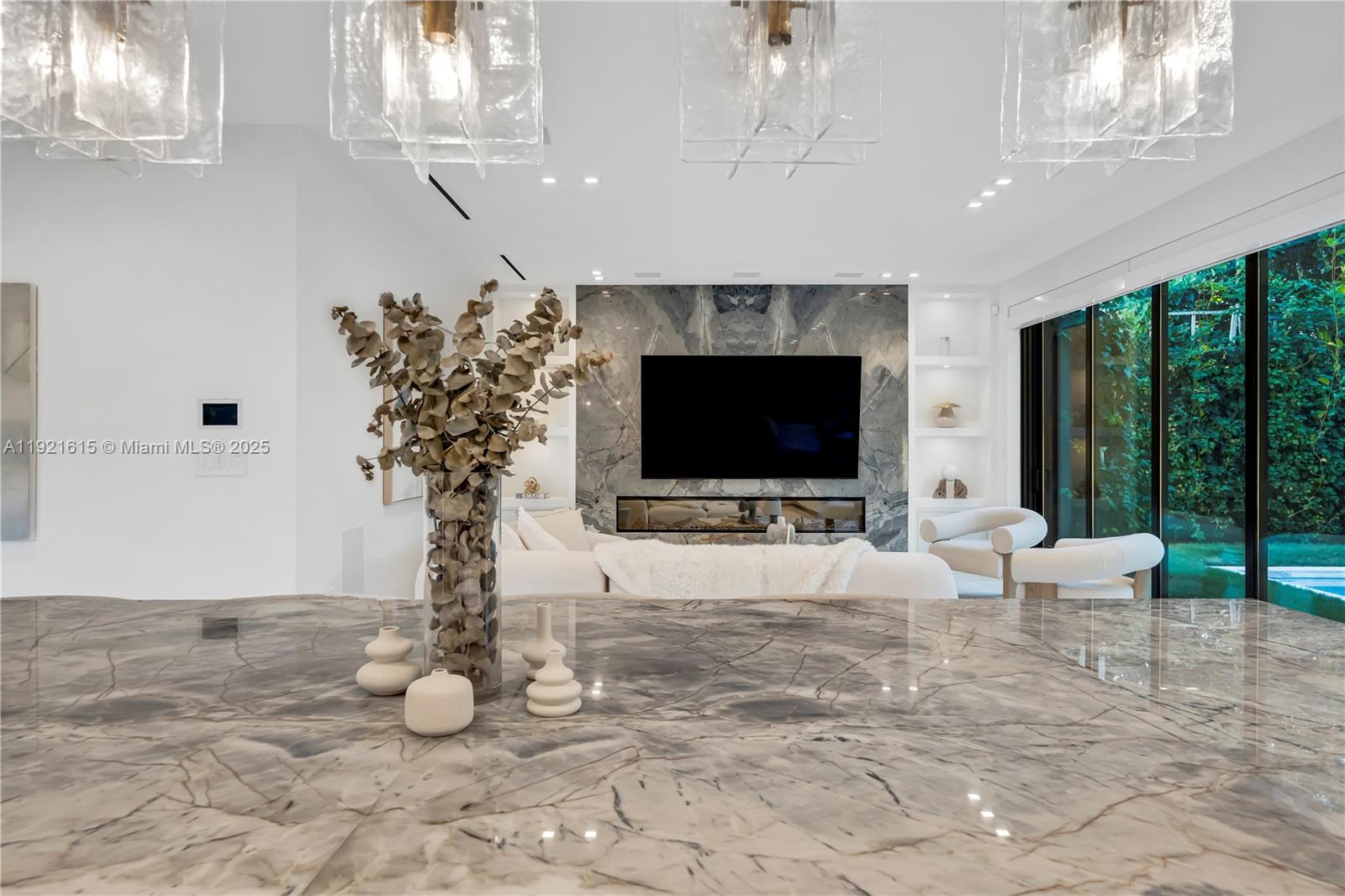 34 SW 26th Rd Miami, FL 33129