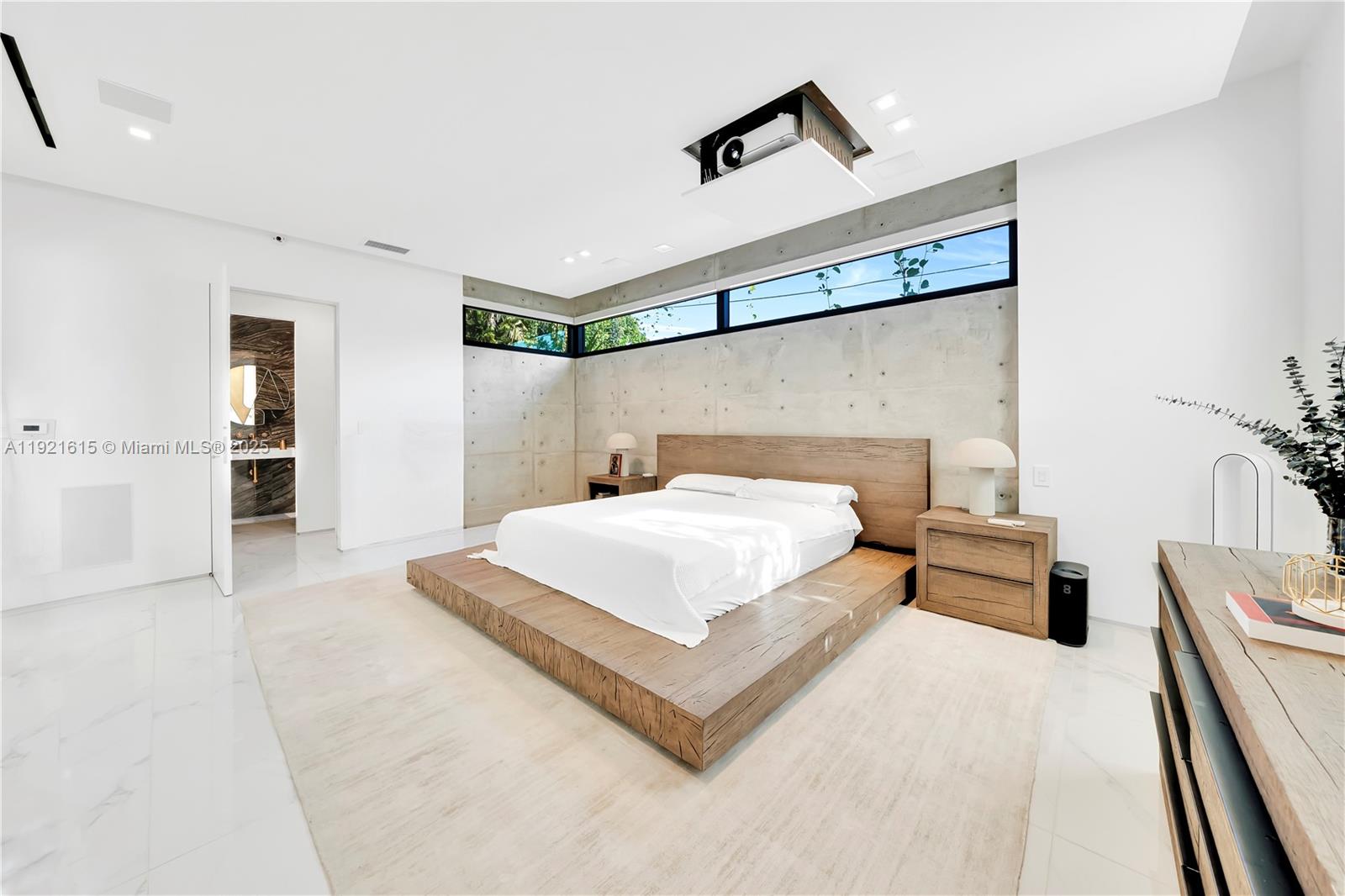 34 SW 26th Rd Miami, FL 33129