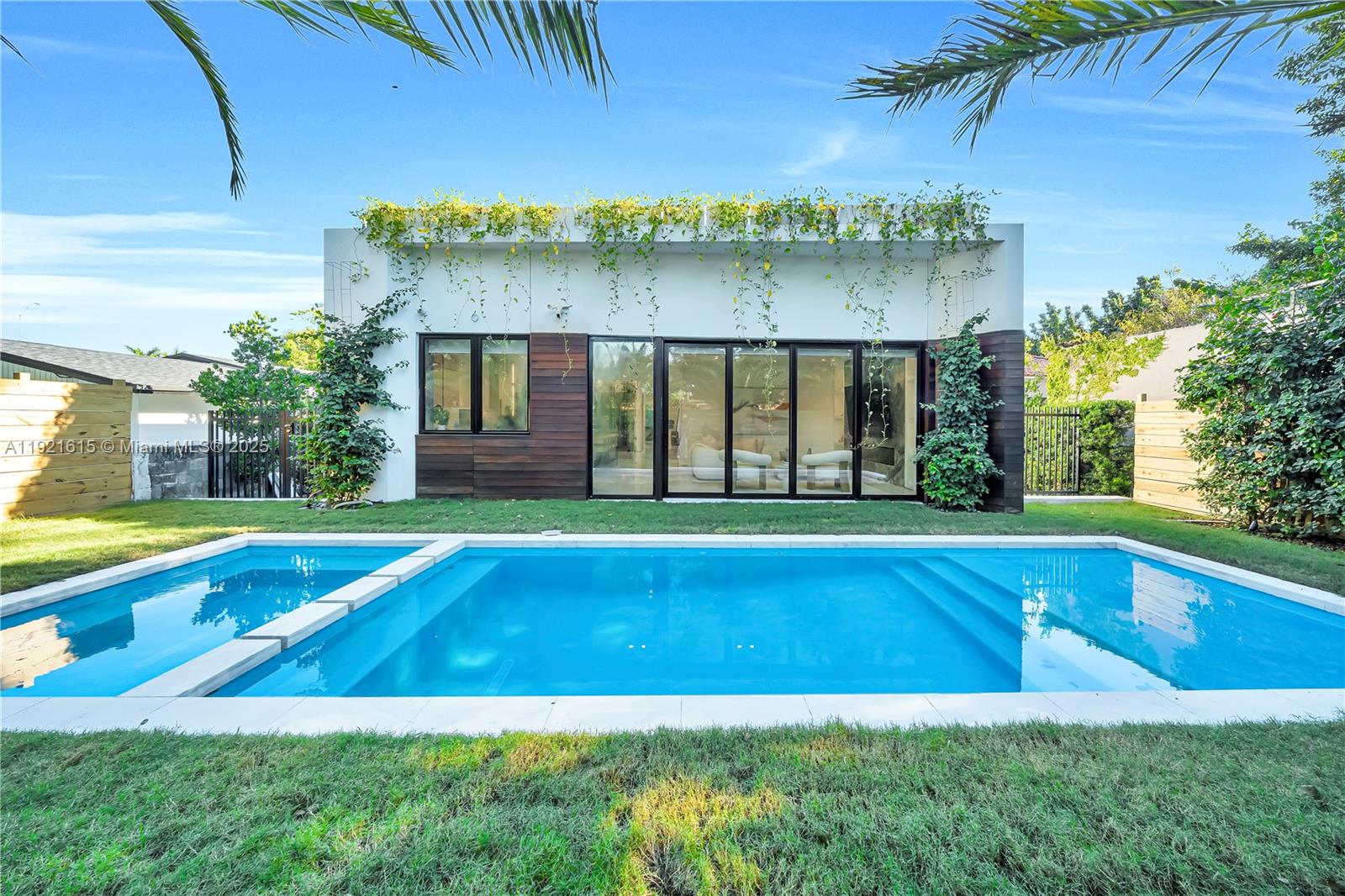 34 SW 26th Rd Miami, FL 33129