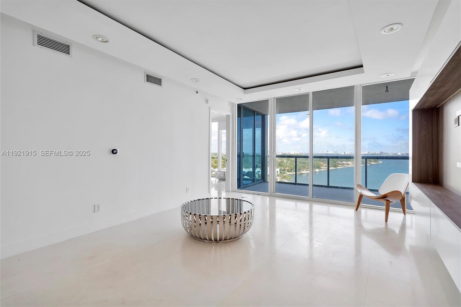 601 NE 36th St #1310 Miami, FL 33137