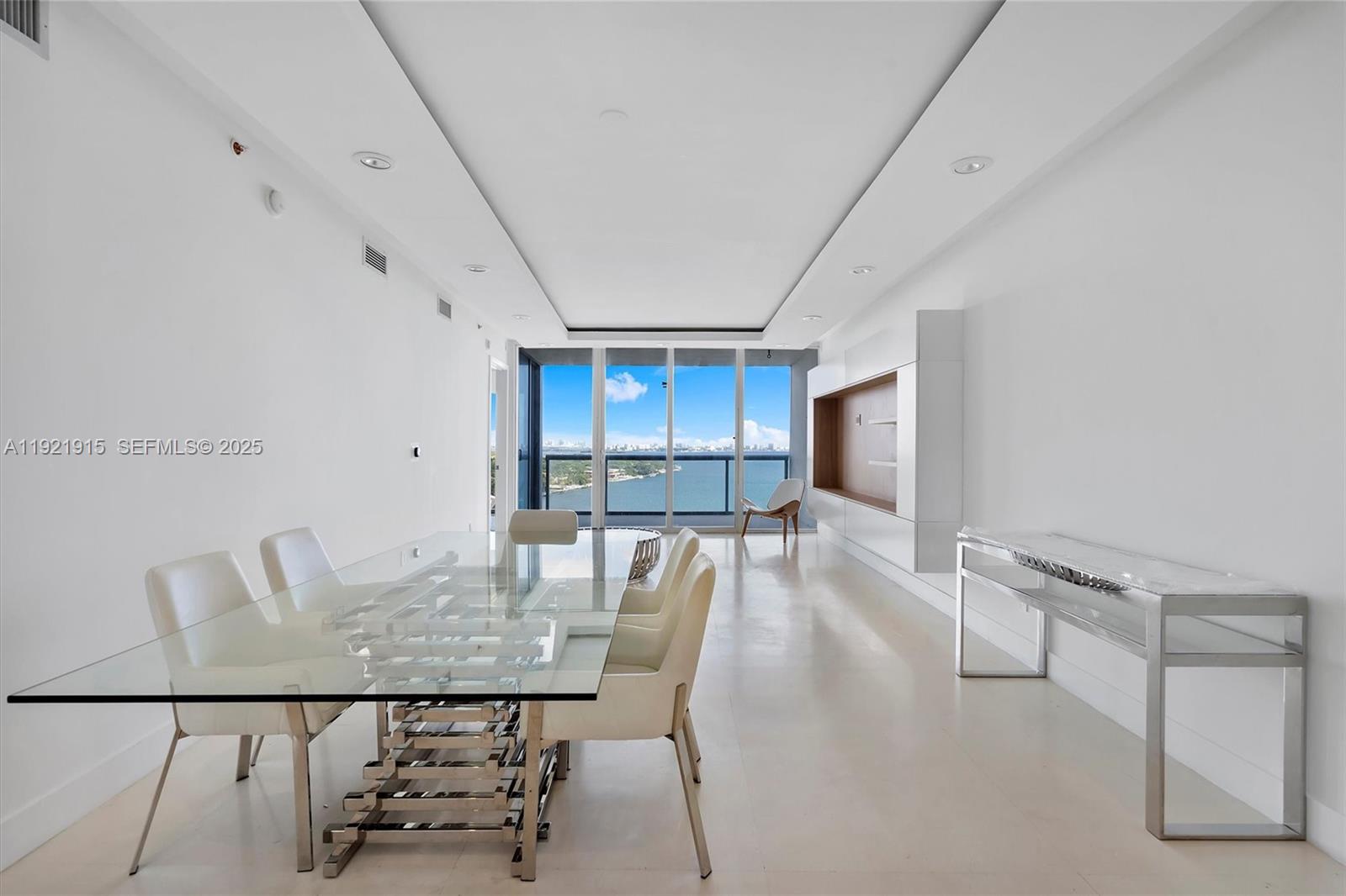 601 NE 36th St #1310 Miami, FL 33137