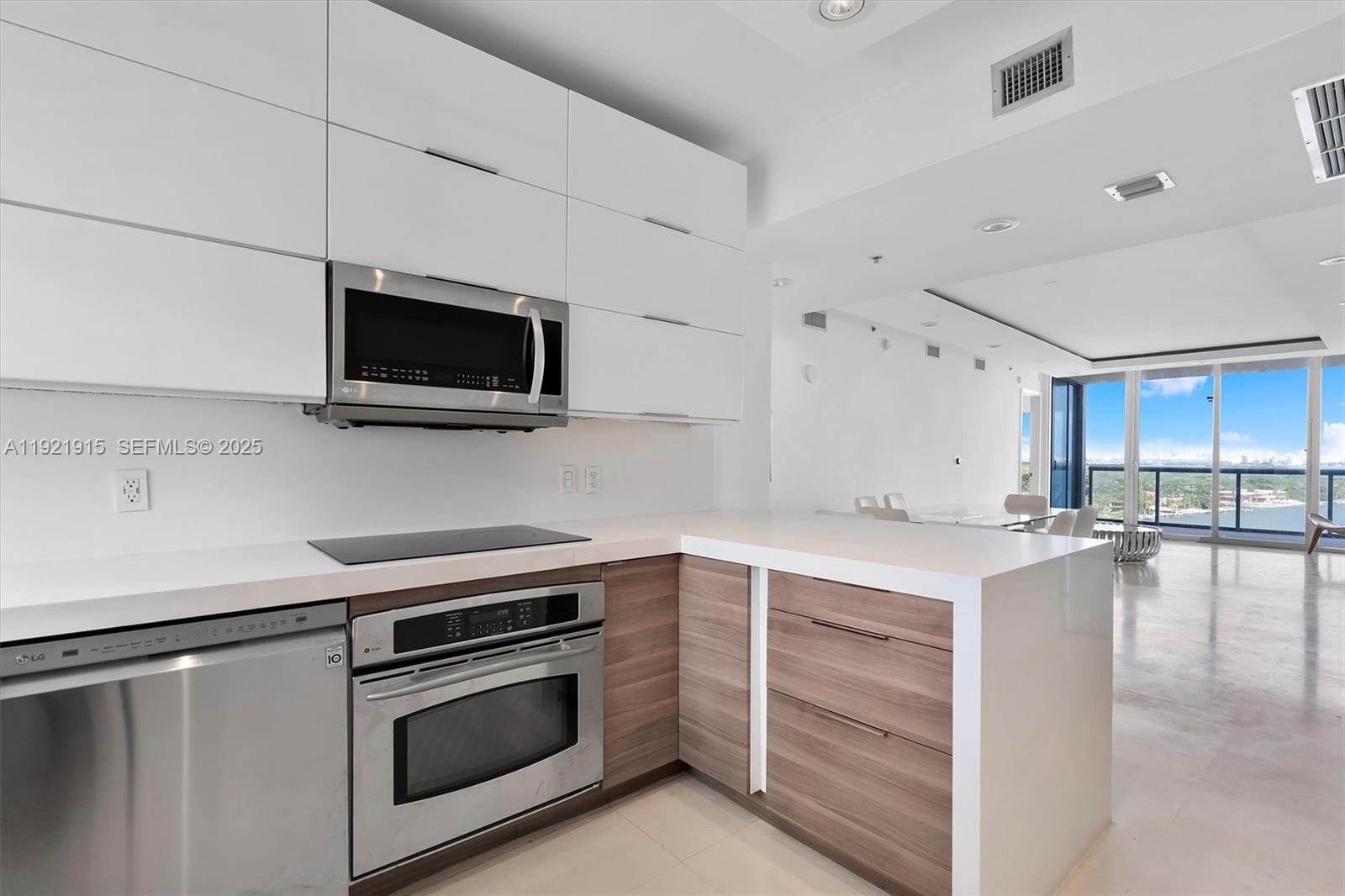 601 NE 36th St #1310 Miami, FL 33137