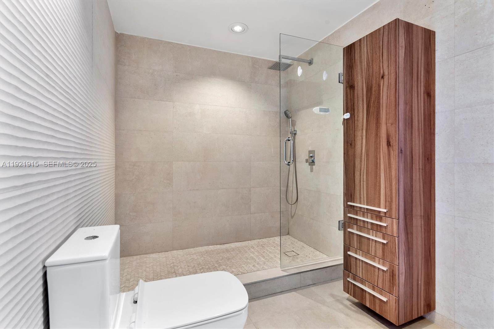 601 NE 36th St #1310 Miami, FL 33137