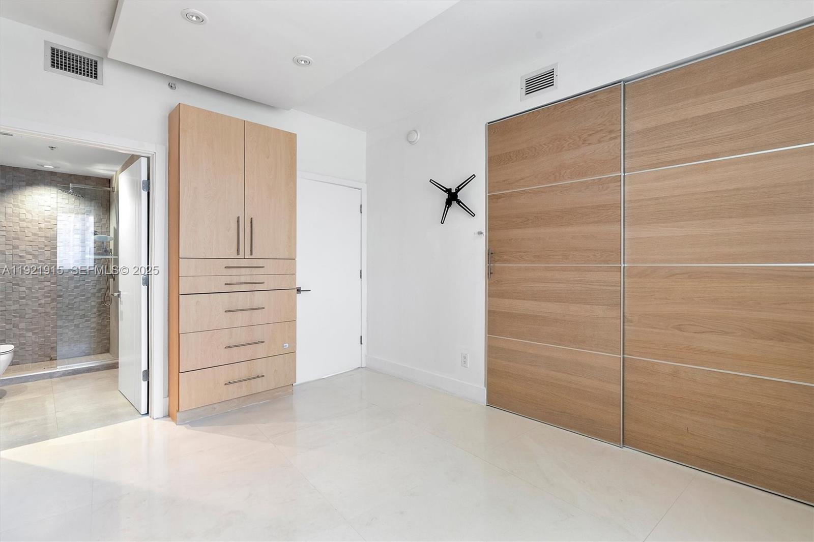 601 NE 36th St #1310 Miami, FL 33137