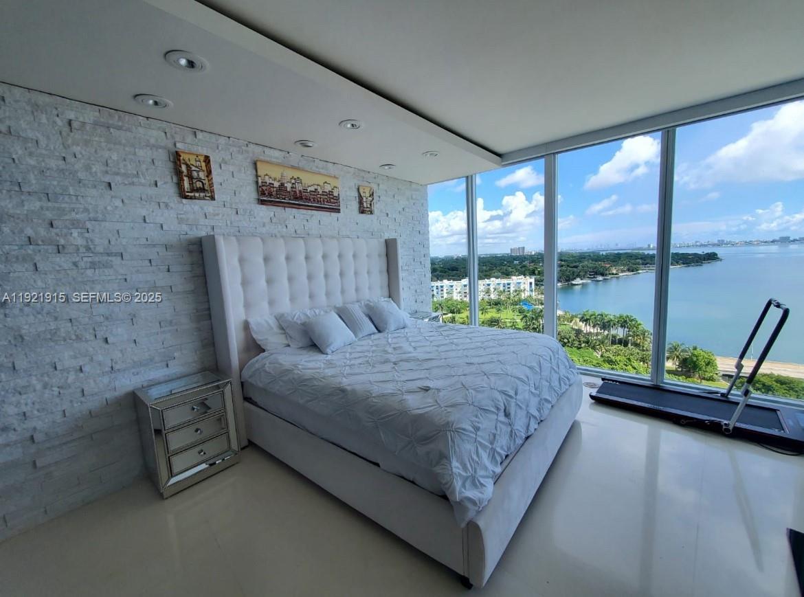 601 NE 36th St #1310 Miami, FL 33137