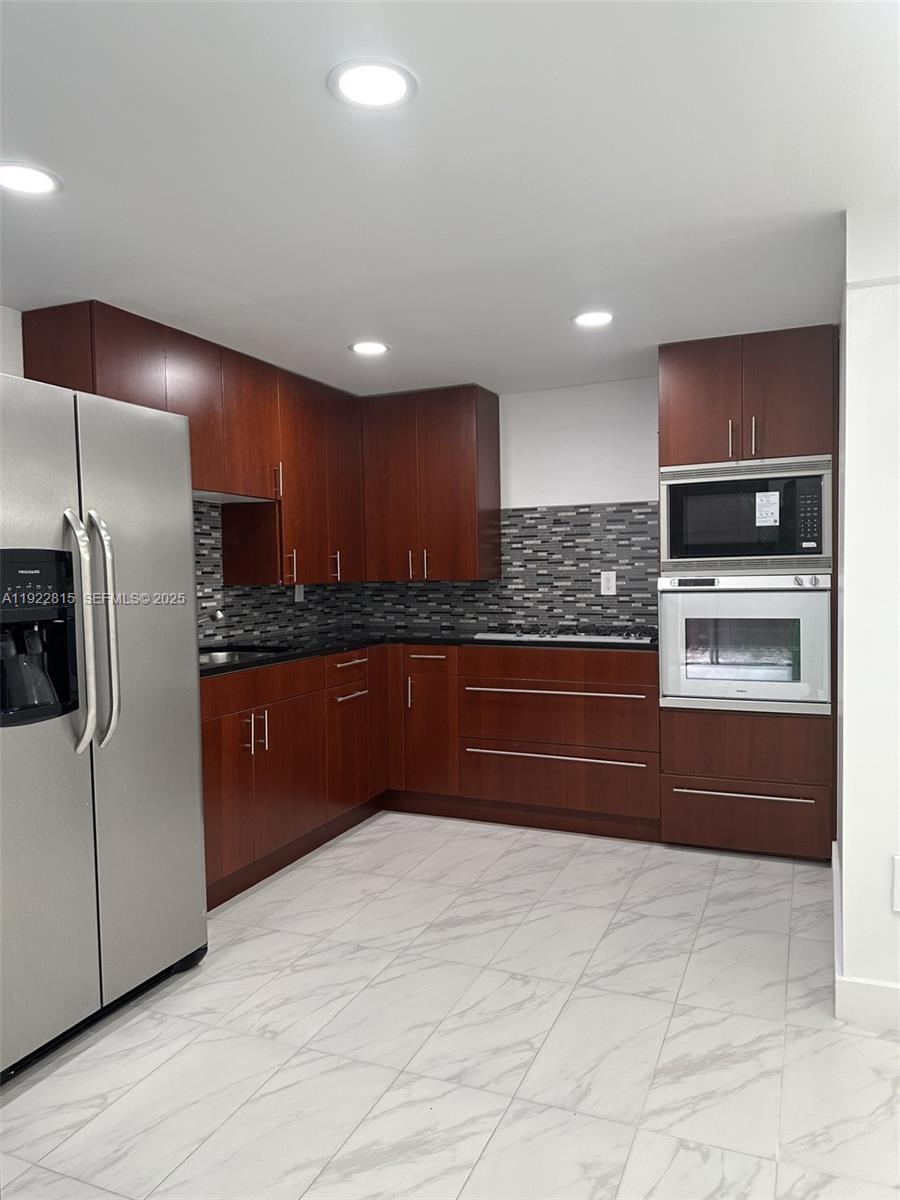 7123 SW 115th Pl #B25