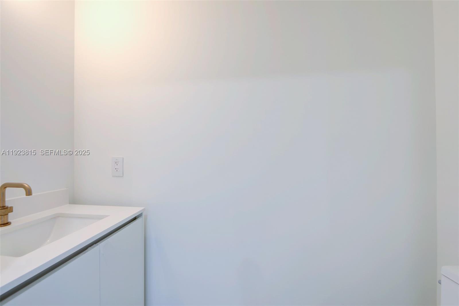 700 NE 24th St #903 Miami, FL 33137