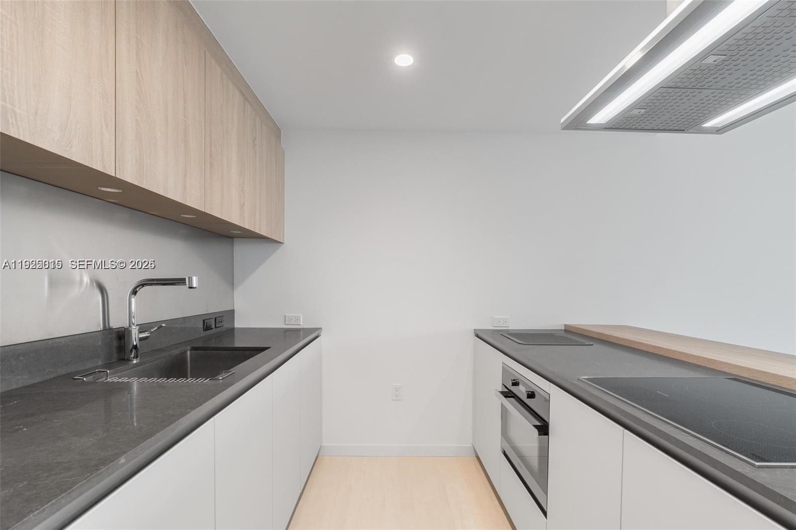 1000 Brickell Plz #3310 Miami, FL 33131