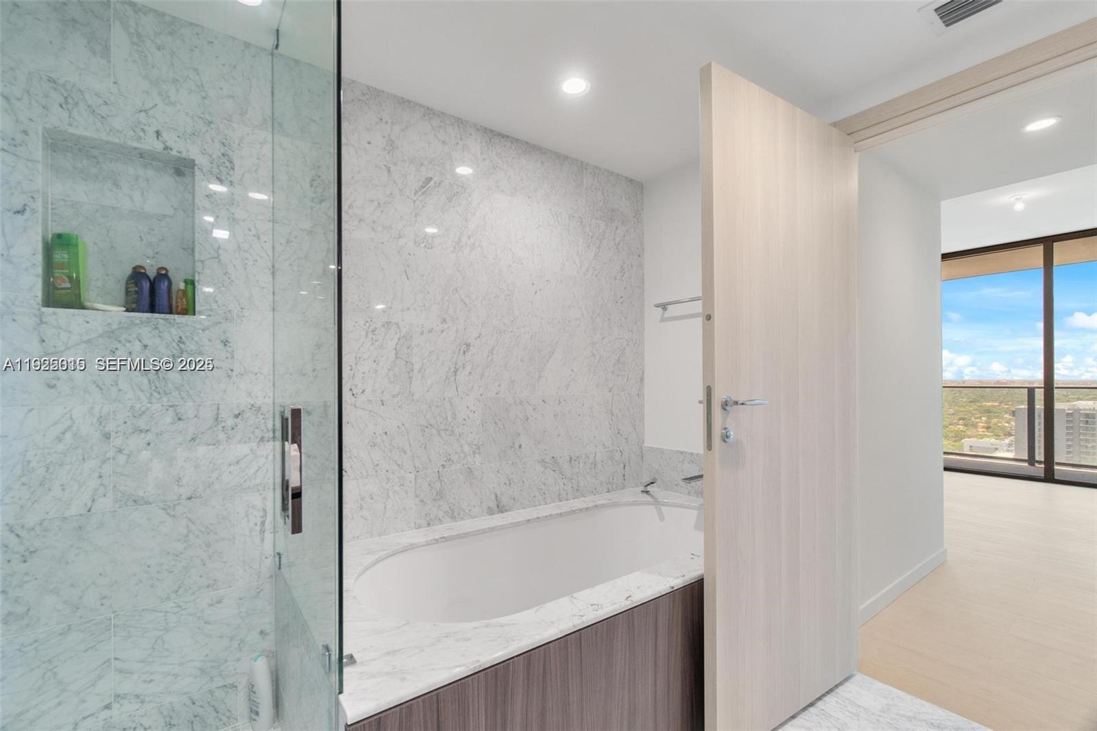 1000 Brickell Plz #3310 Miami, FL 33131