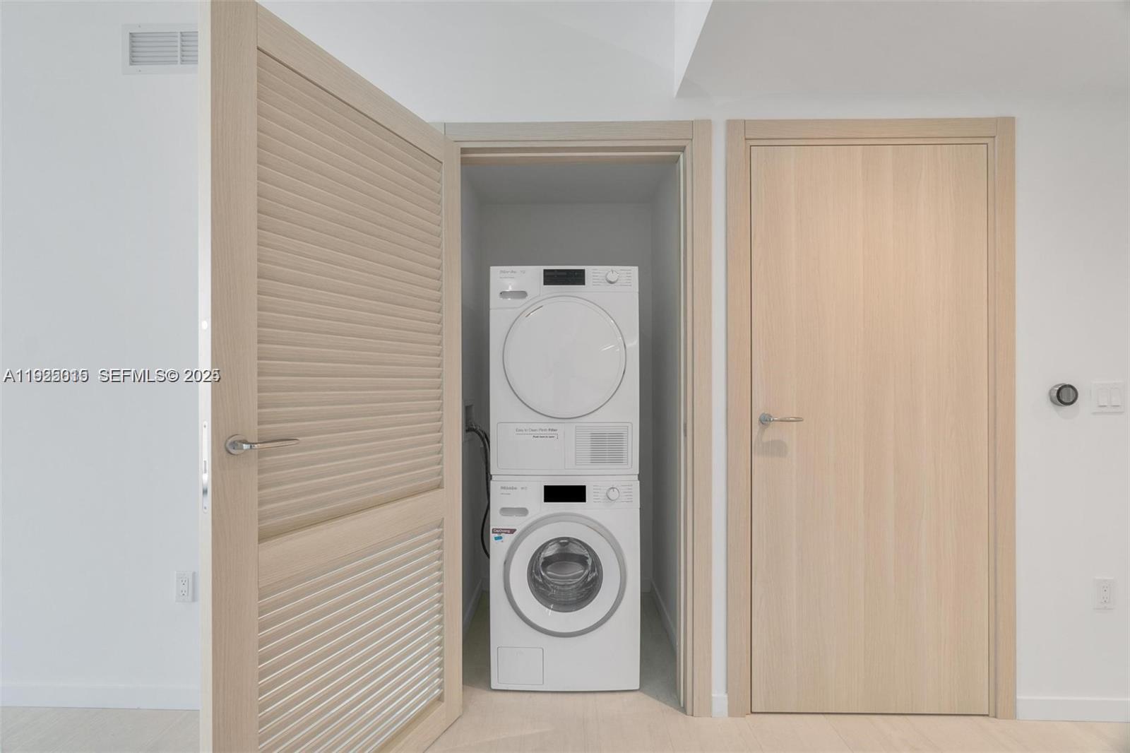 1000 Brickell Plz #3310 Miami, FL 33131