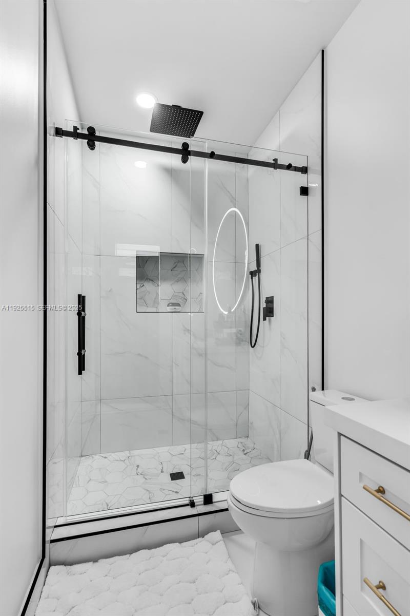 9114 NW 158th St Miami Lakes, FL 33018