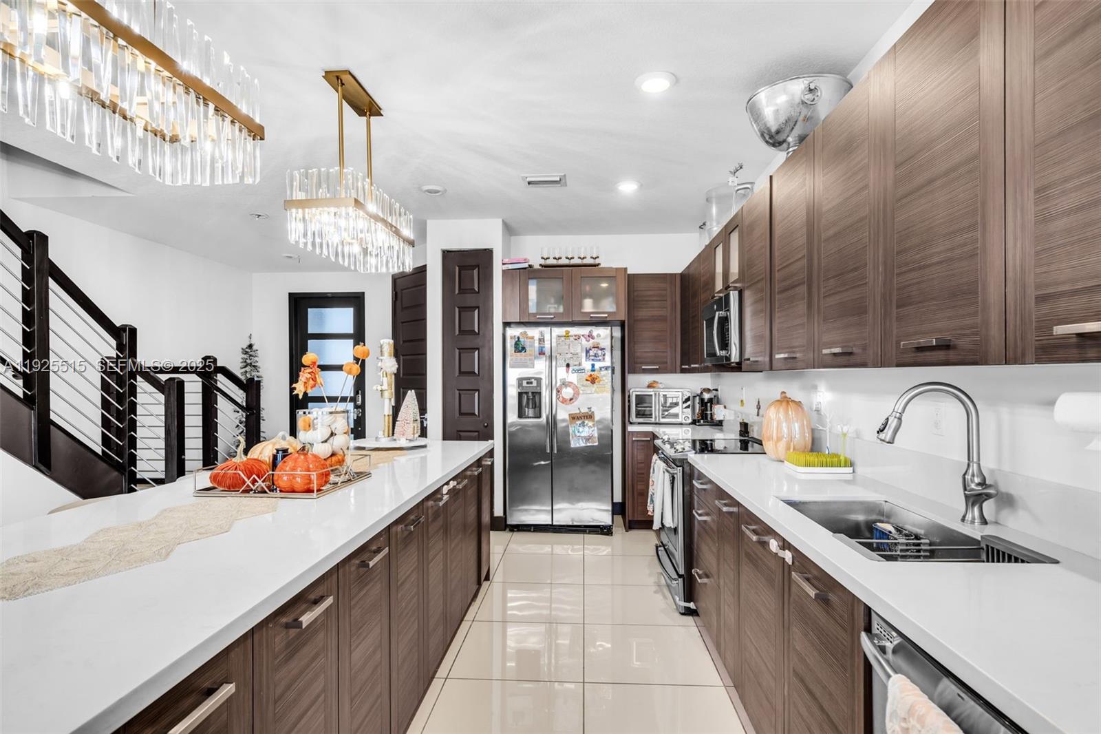 9114 NW 158th St Miami Lakes, FL 33018