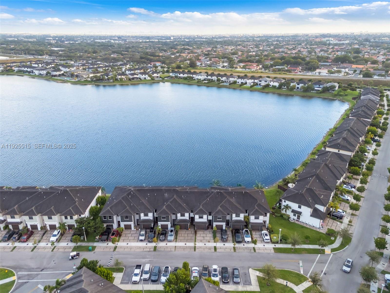 9114 NW 158th St Miami Lakes, FL 33018