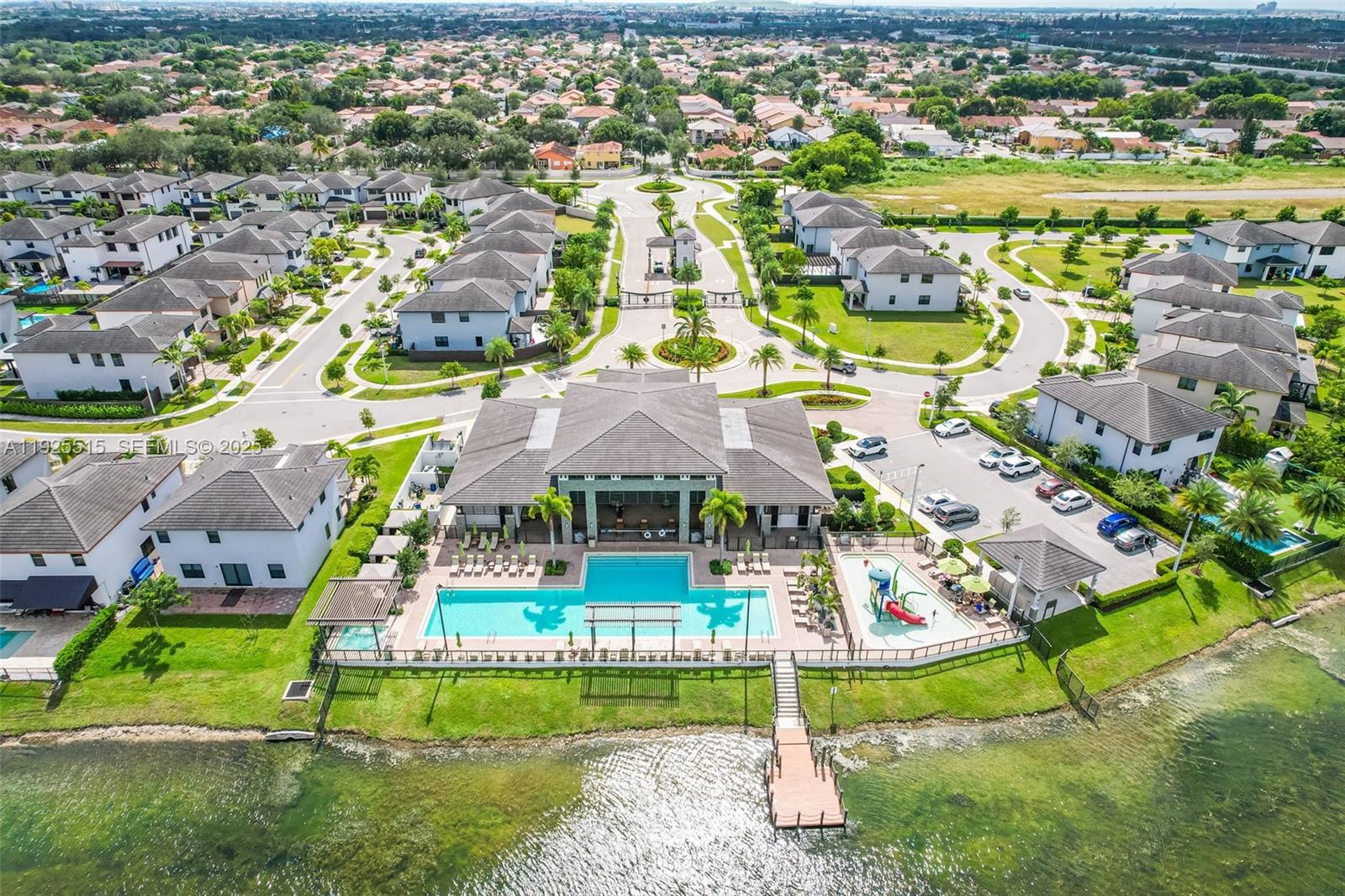 9114 NW 158th St Miami Lakes, FL 33018