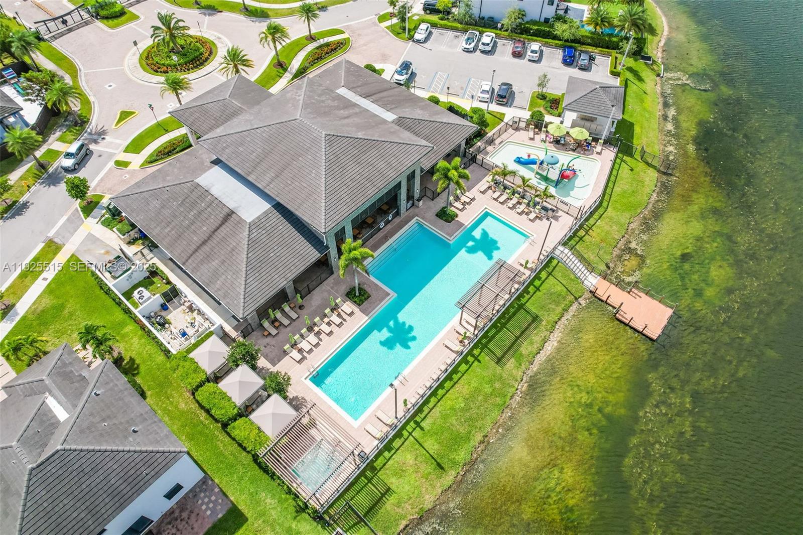 9114 NW 158th St Miami Lakes, FL 33018