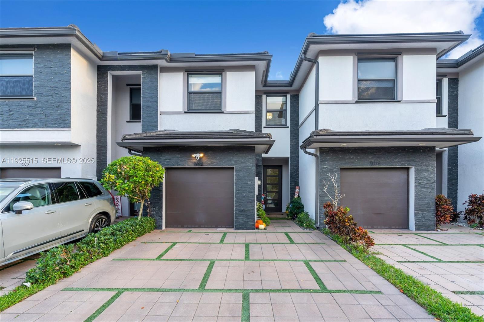 9114 NW 158th St Miami Lakes, FL 33018