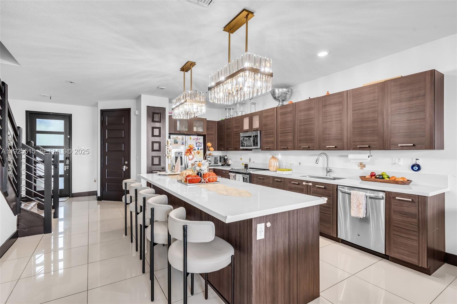 9114 NW 158th St Miami Lakes, FL 33018