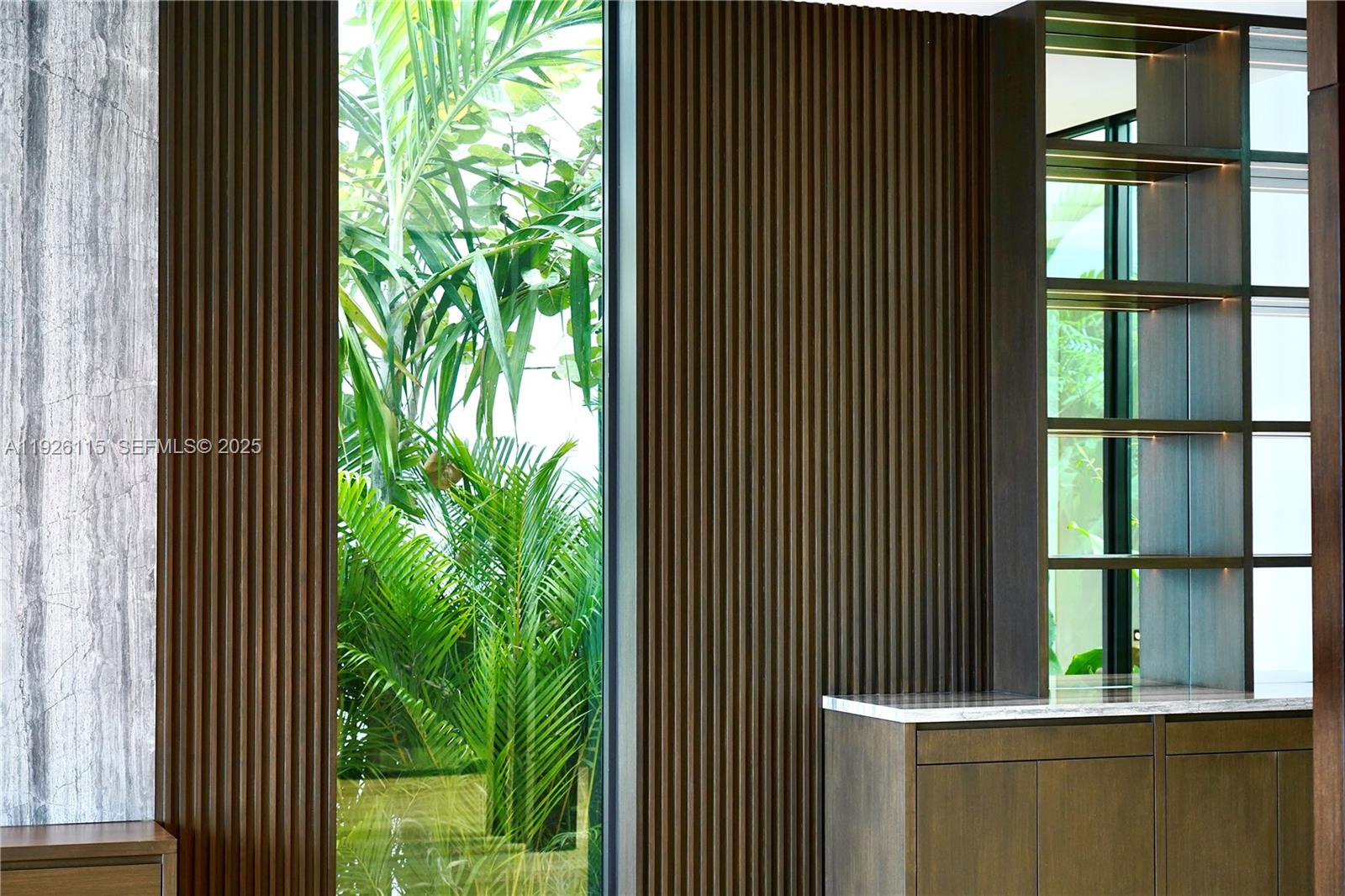 1041 N Venetian Dr Miami, FL 33139