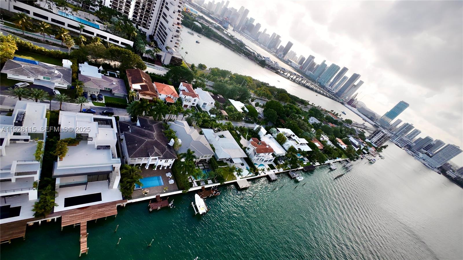 1041 N Venetian Dr Miami, FL 33139