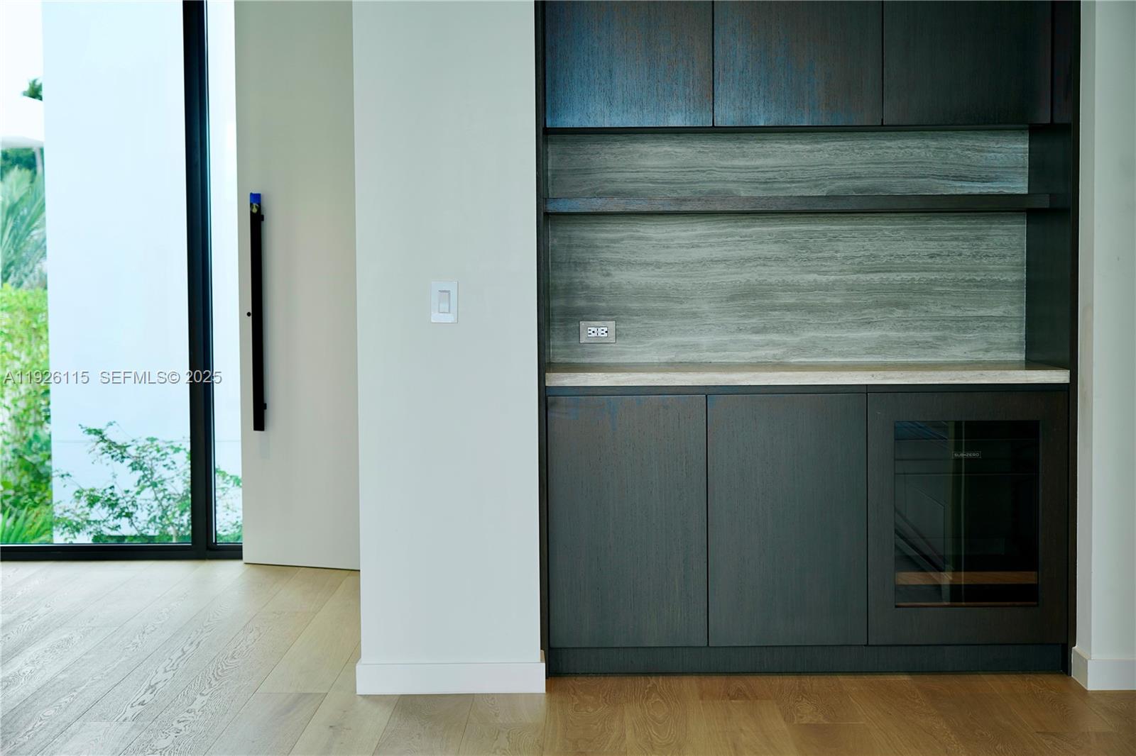 1041 N Venetian Dr Miami, FL 33139