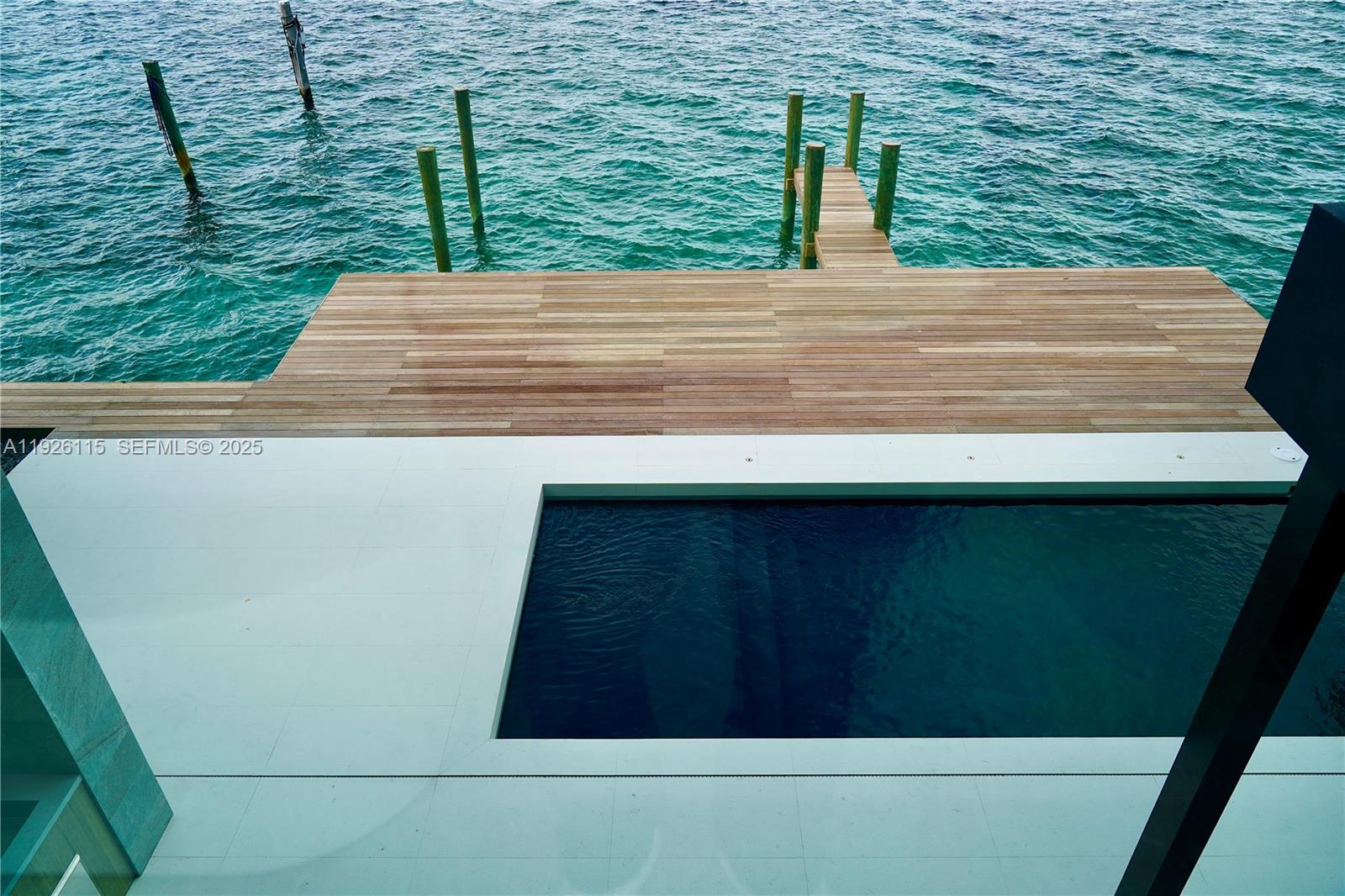 1041 N Venetian Dr Miami, FL 33139