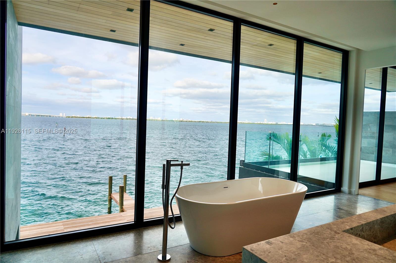 1041 N Venetian Dr Miami, FL 33139