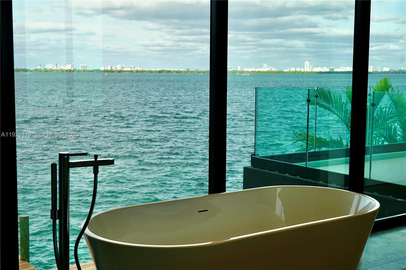 1041 N Venetian Dr Miami, FL 33139