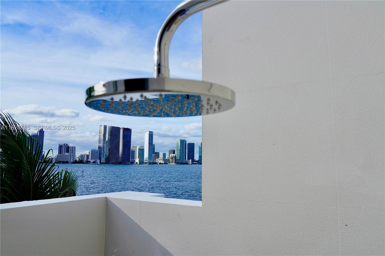 1041 N Venetian Dr Miami, FL 33139